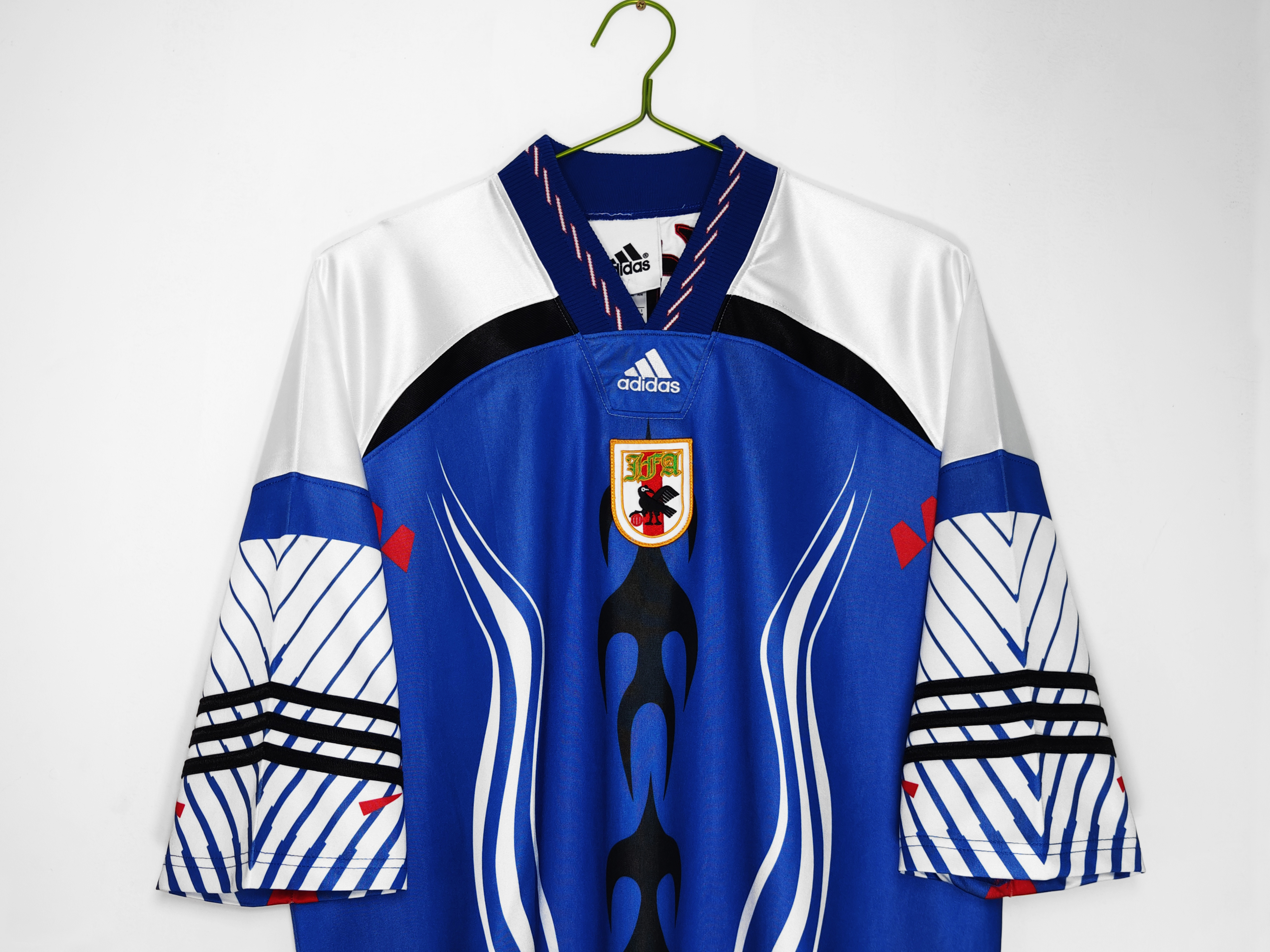 Japan Casual culture knitted short-sleeved V-neck jersey shirt Retro jersey