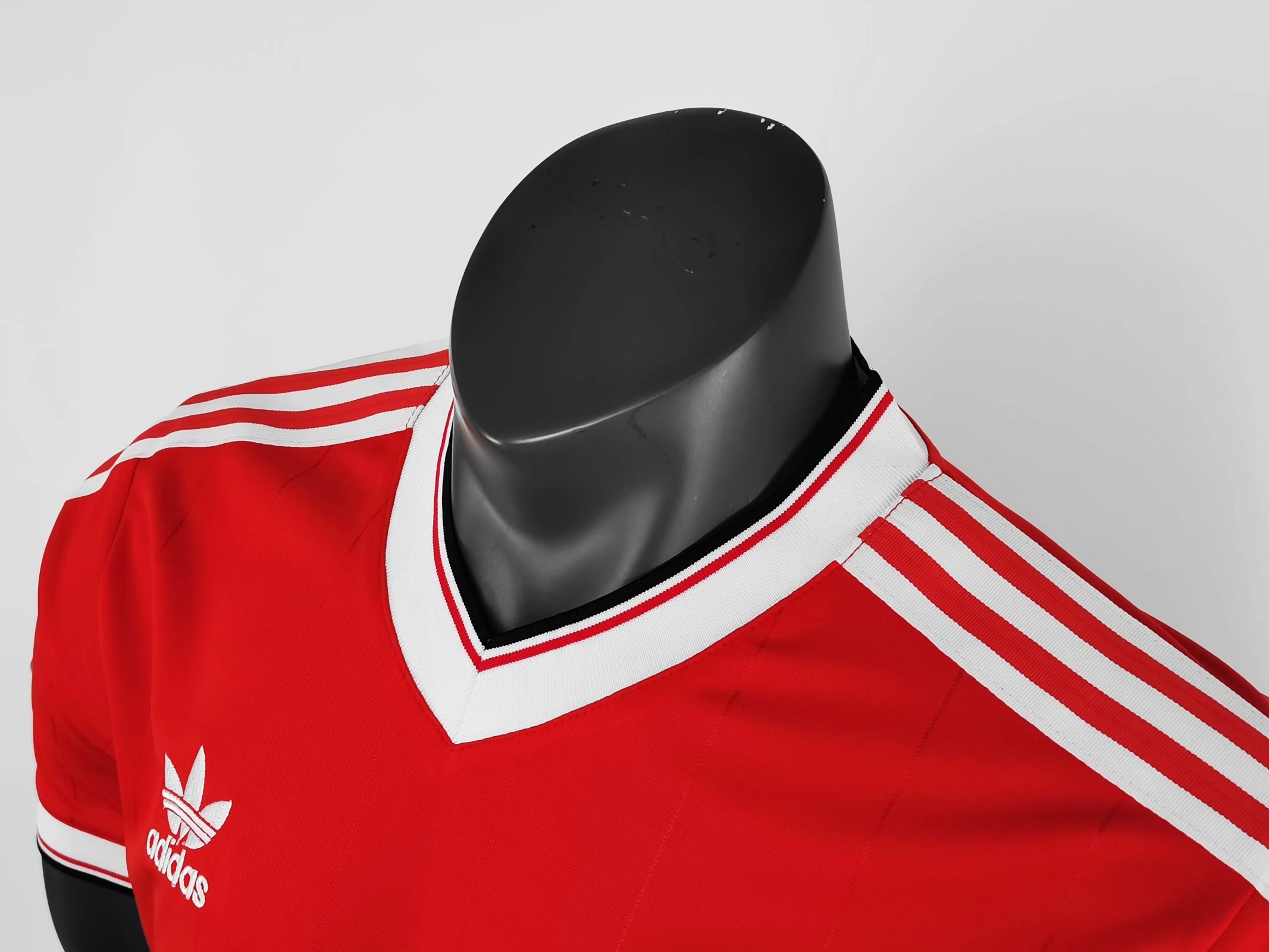 1984  Manchester United Home Retro jersey