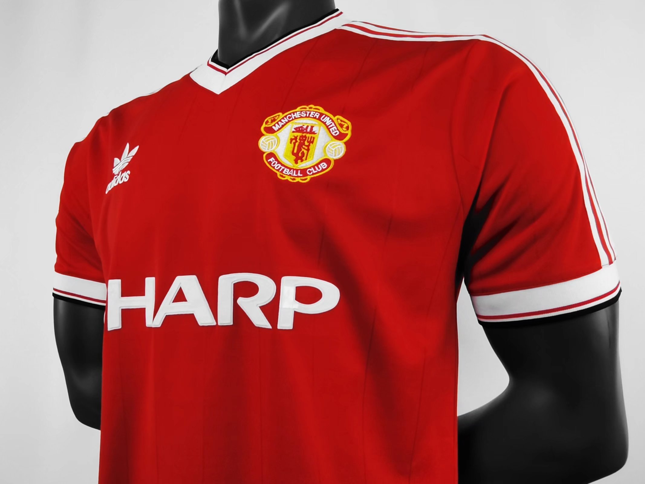 1984  Manchester United Home Retro jersey