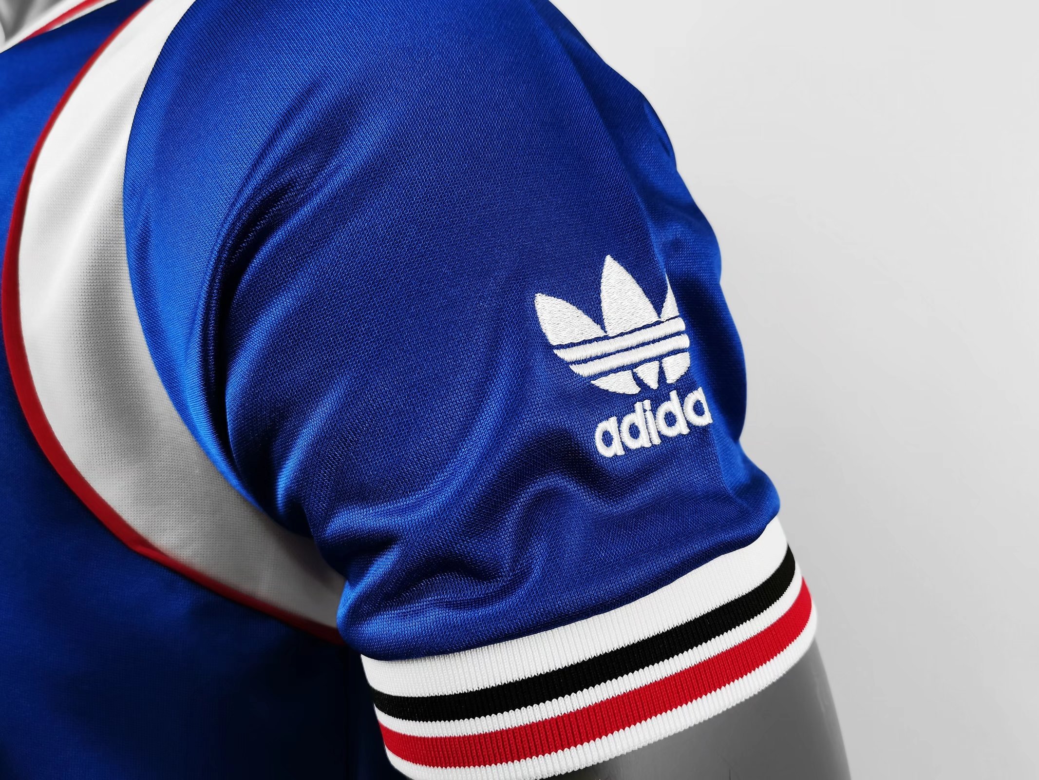 1985  Manchester United Away Retro jersey