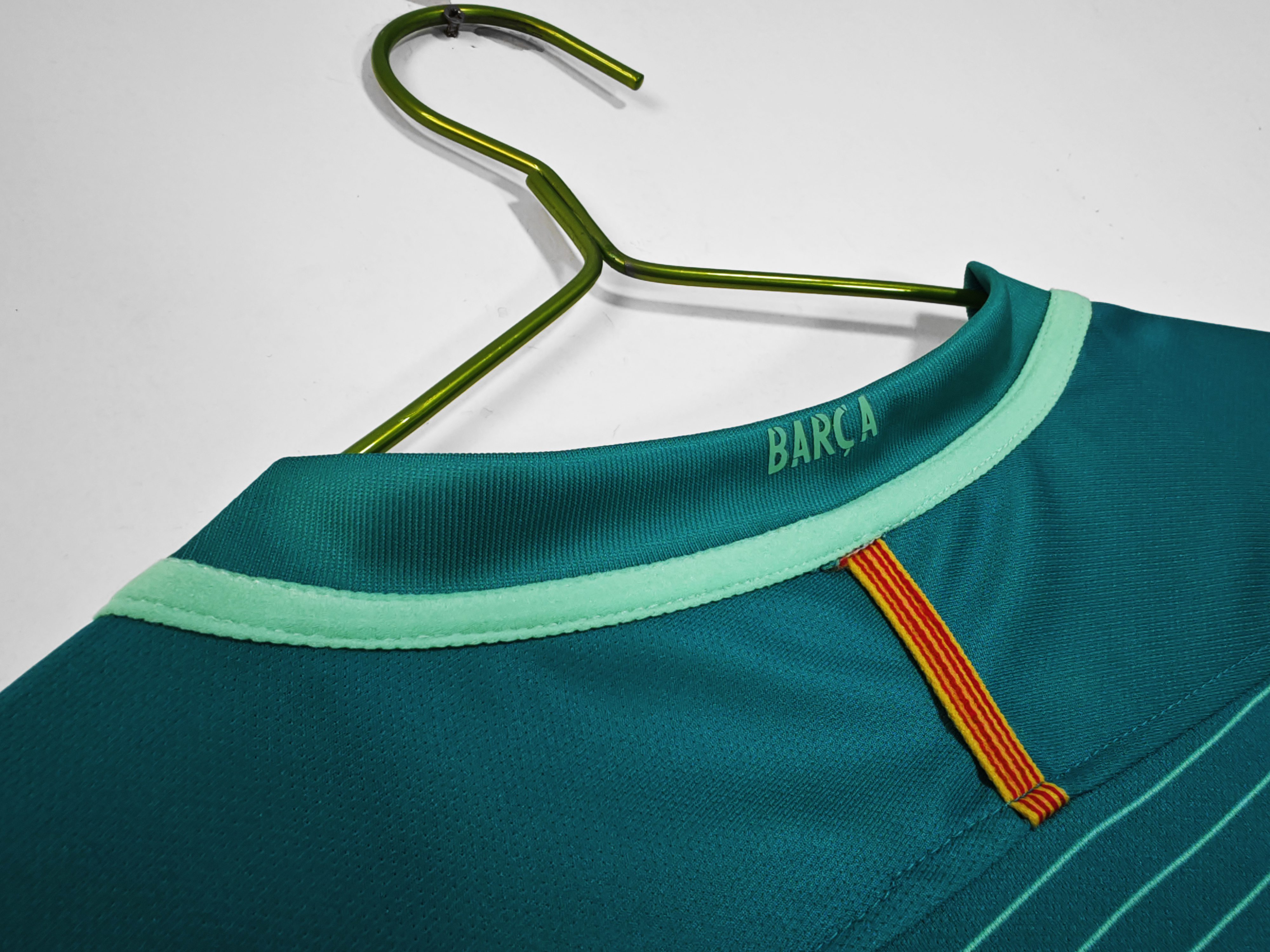 2016/17  Barcelona Away Retro jersey
