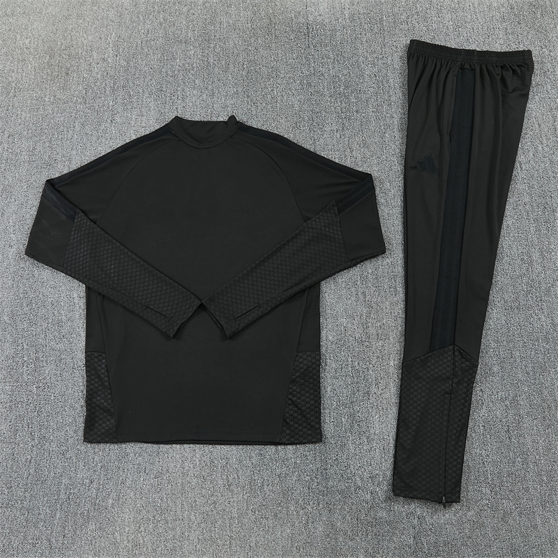 26/27 Real Madrid Black Tracksuits