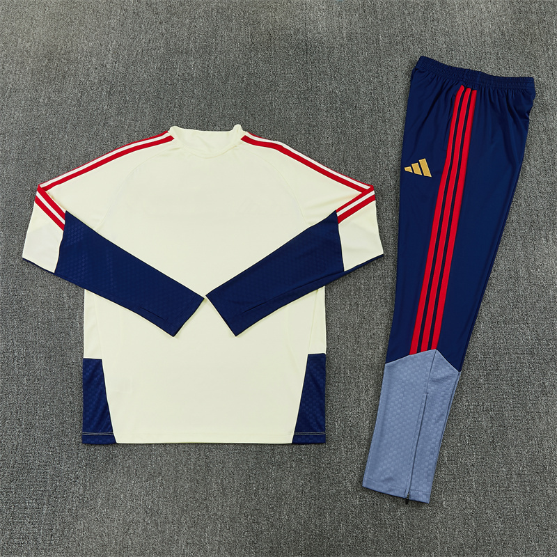 26/27 Bayern Beige Tracksuits