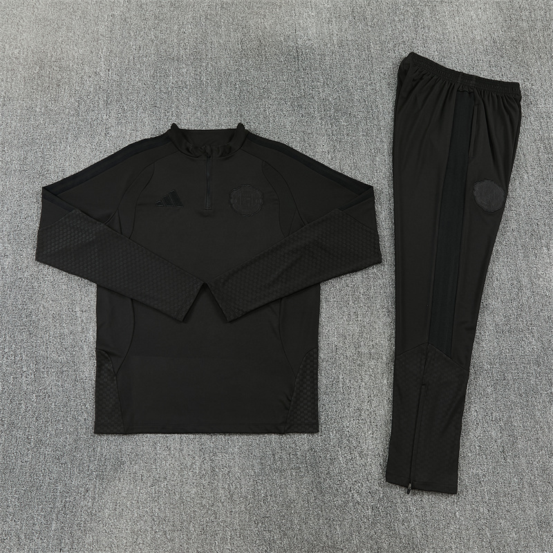 26/27 Manchester United Black Tracksuits