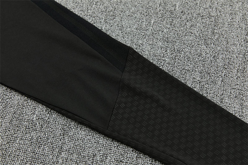 26/27 Manchester United Black Tracksuits