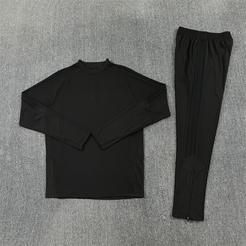 26/27 Manchester United Black Tracksuits