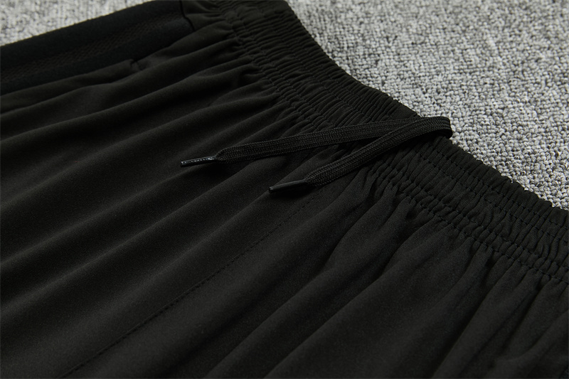 26/27 Manchester United Black Tracksuits