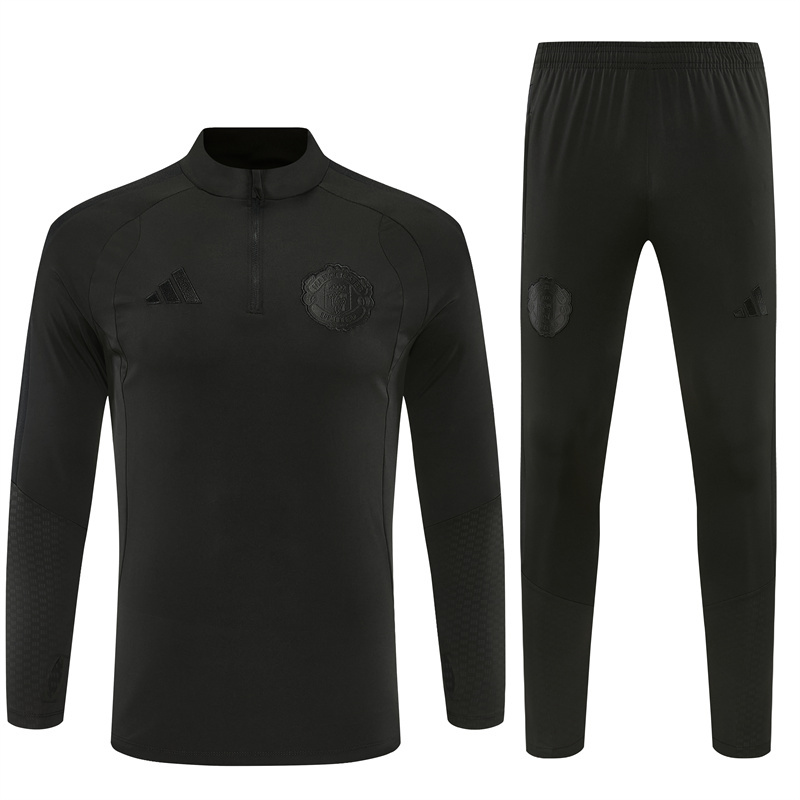 26/27 Manchester United Black Tracksuits