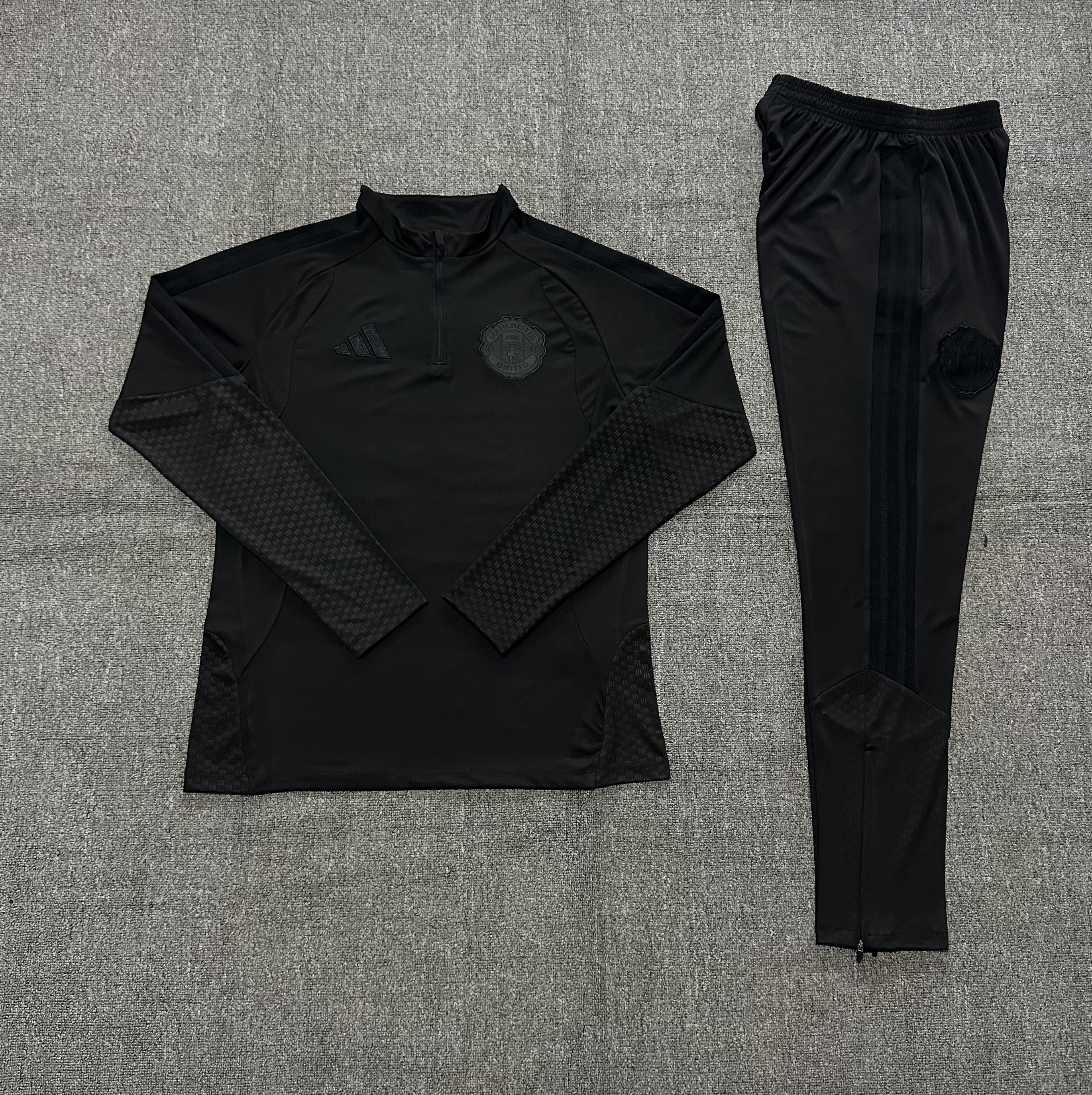 26/27 Manchester United Black Tracksuits