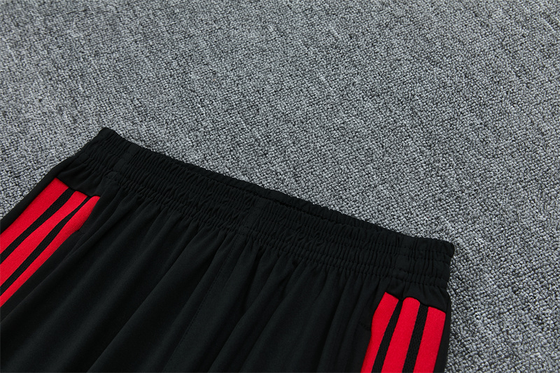 26/27 Manchester United Black Tracksuits