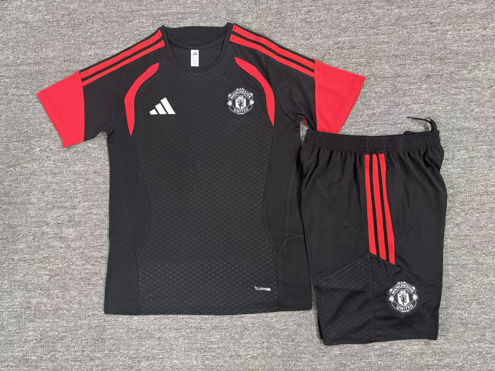 26/27 Manchester United Black Short Sleeve Tracksuits