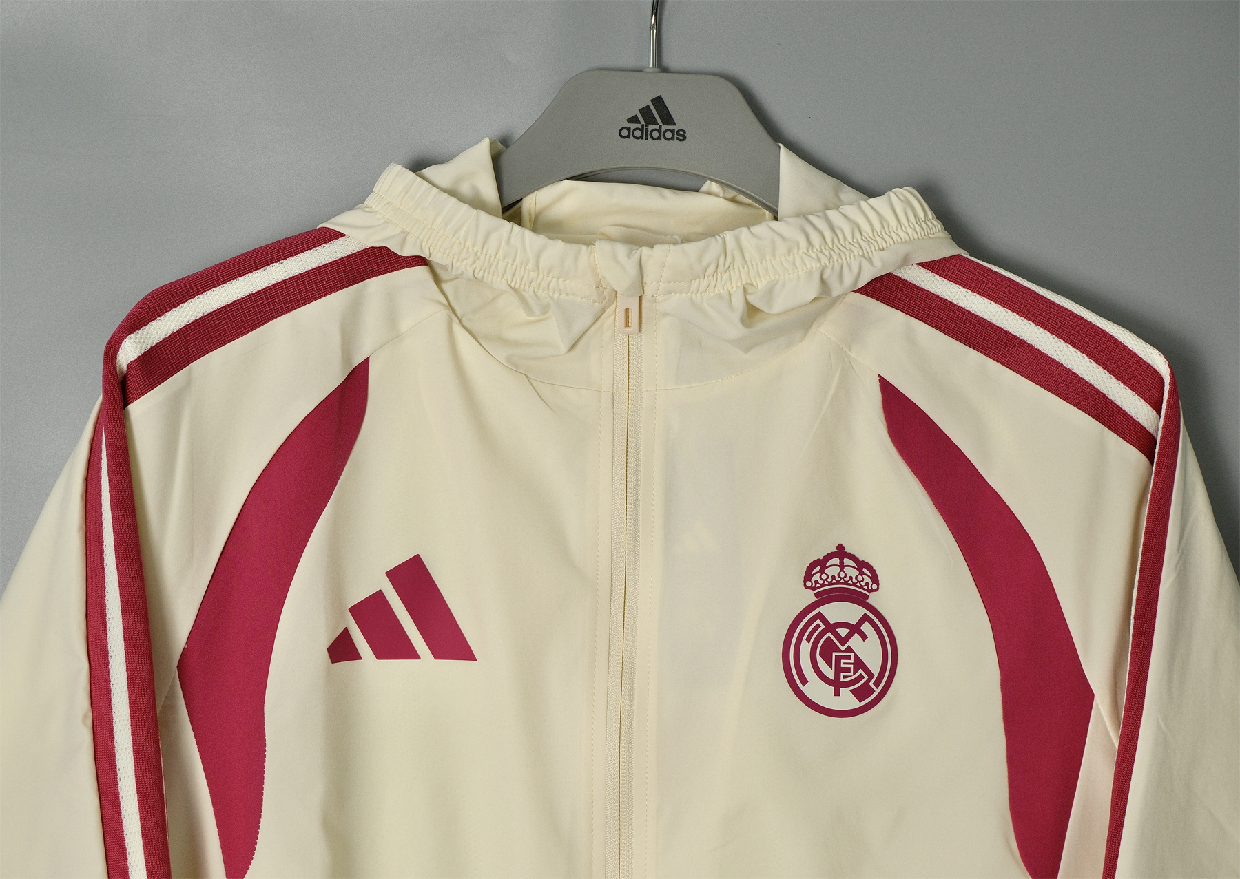 26/27 Real Madrid Beige Hooded Windbreaker