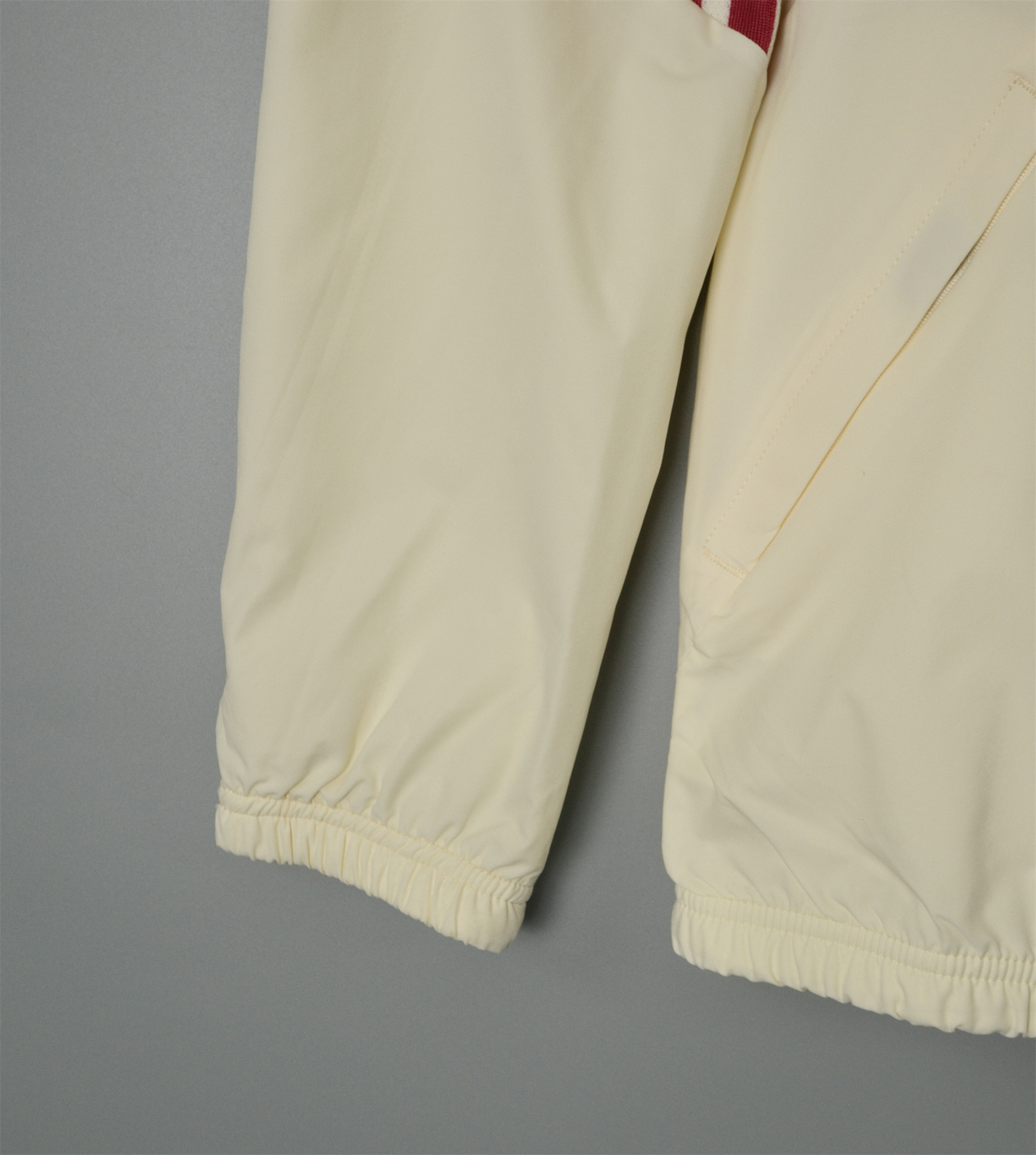 26/27 Real Madrid Beige Hooded Windbreaker