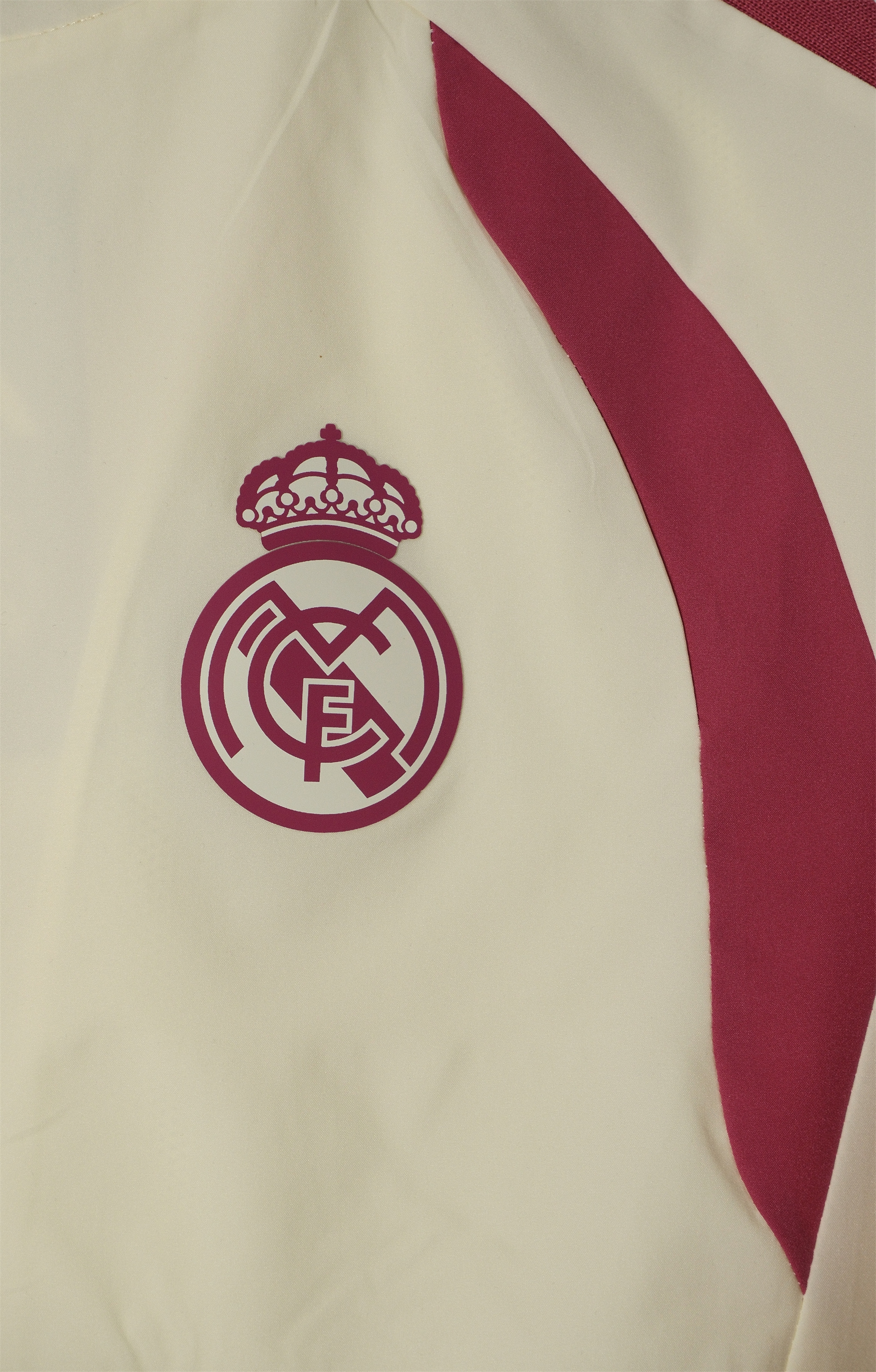 26/27 Real Madrid Beige Hooded Windbreaker