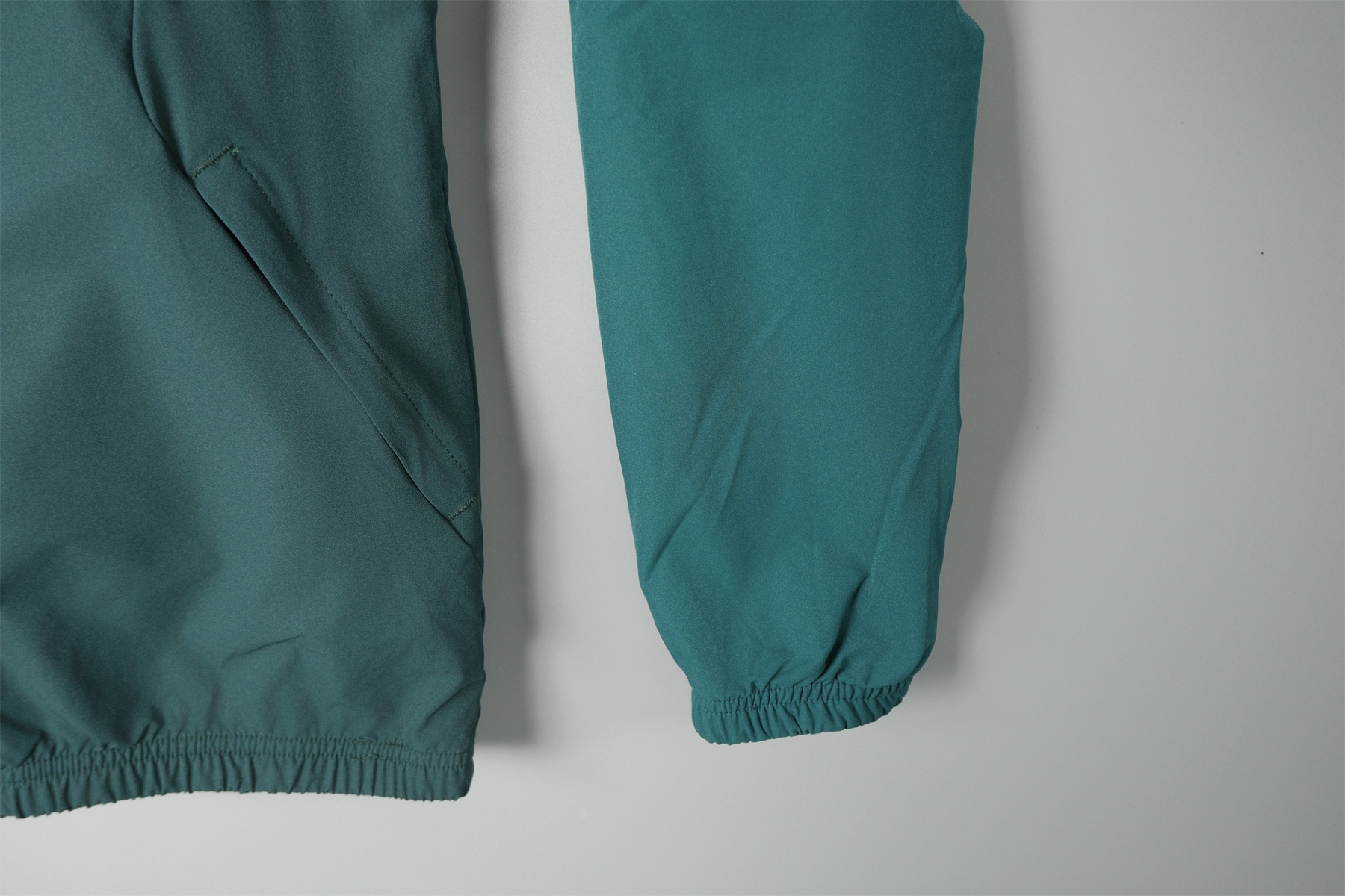 26/27 Real Madrid Dark Green Hooded Windbreaker