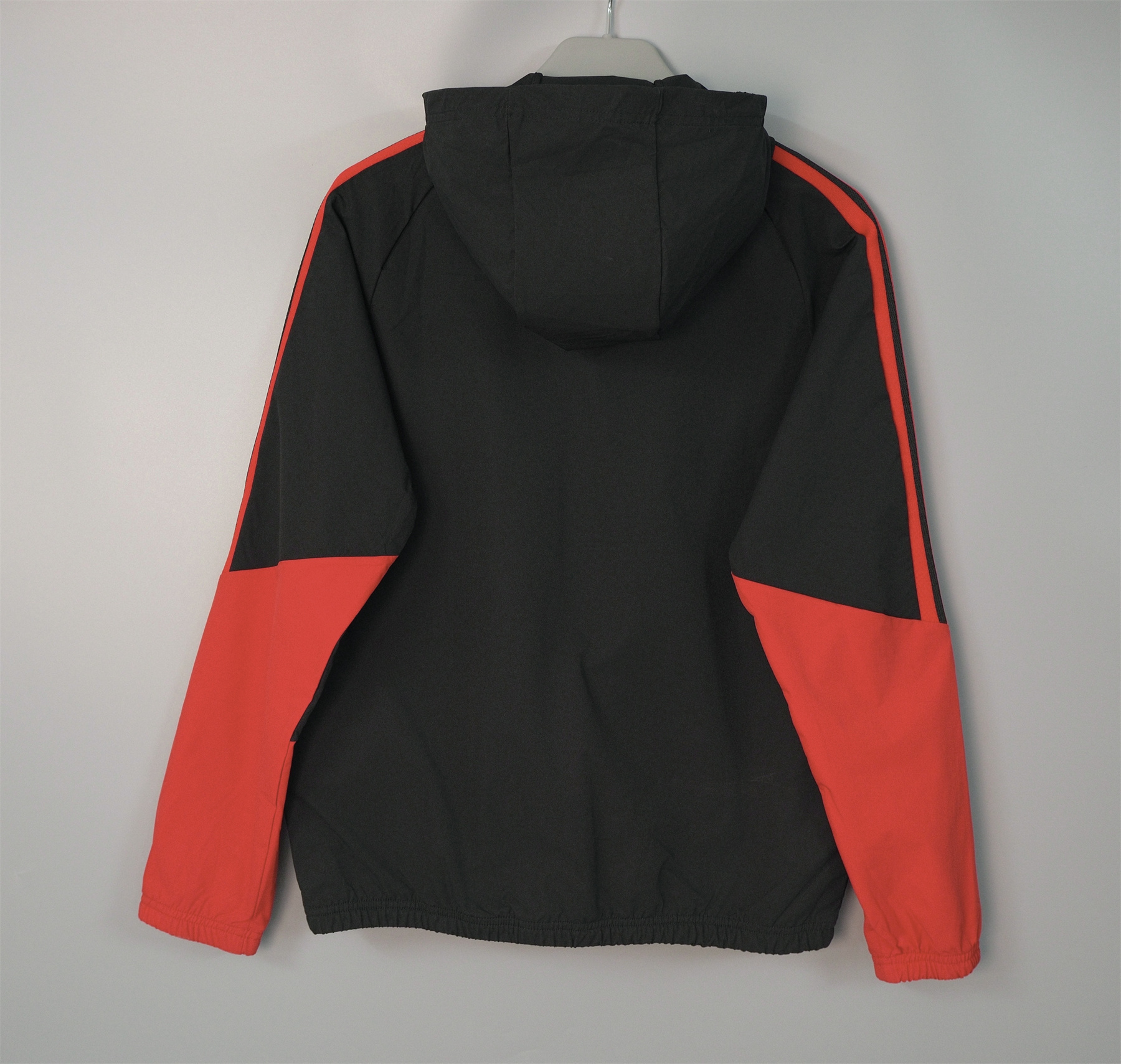 26/27 Manchester United Black Hooded Windbreaker