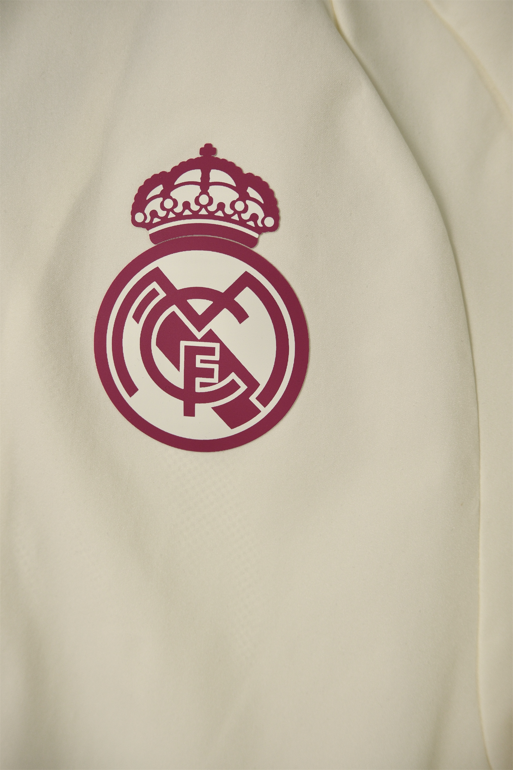 26/27 Real Madrid Beige Hooded Windbreaker