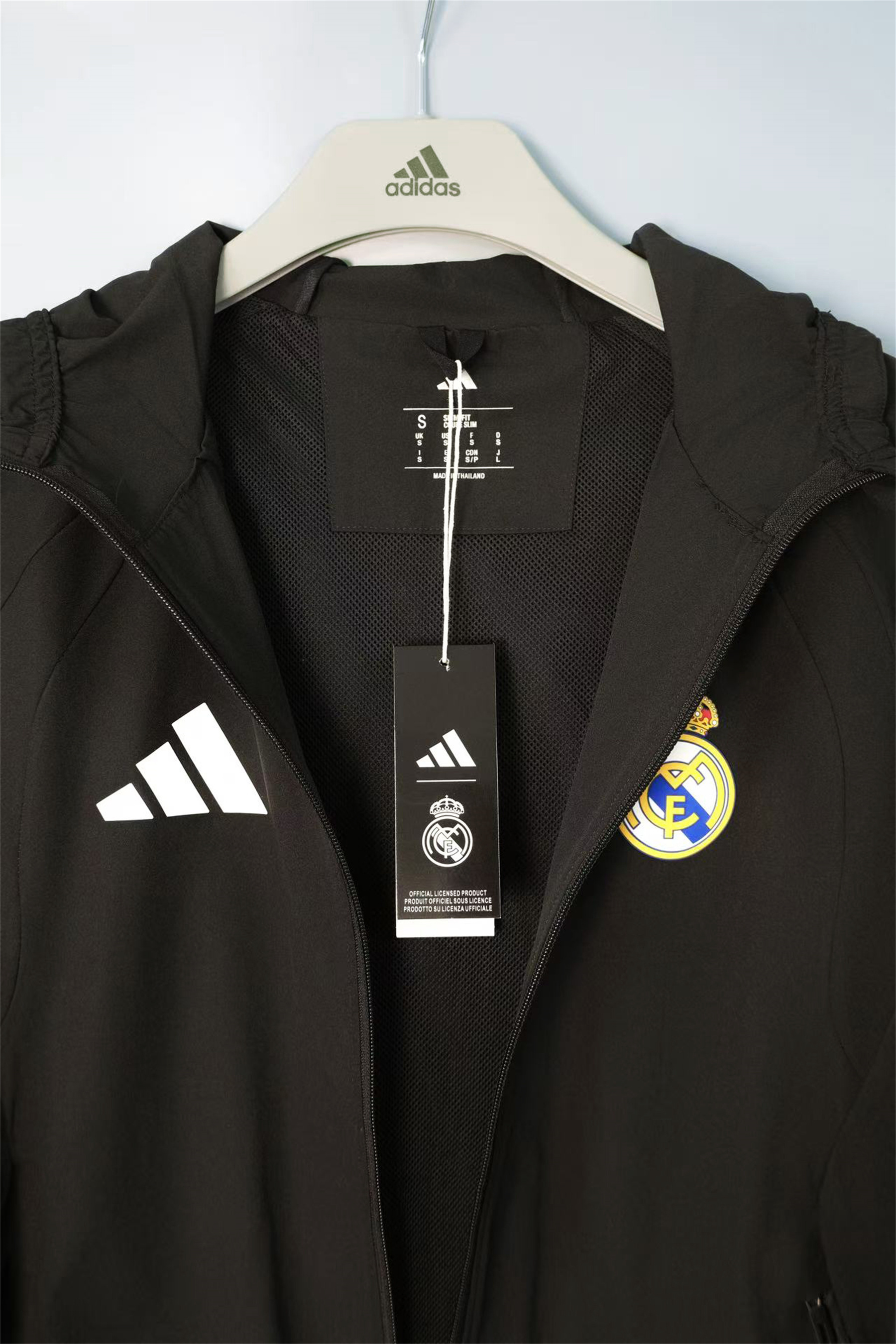 26/27 Real Madrid Black Hooded Windbreaker