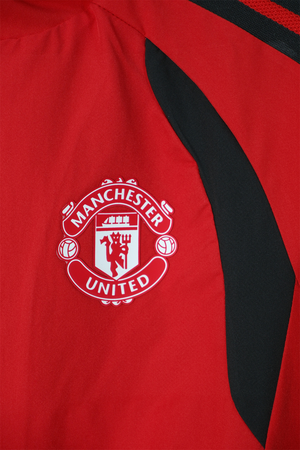 26/27 Manchester United Red Hooded Windbreaker