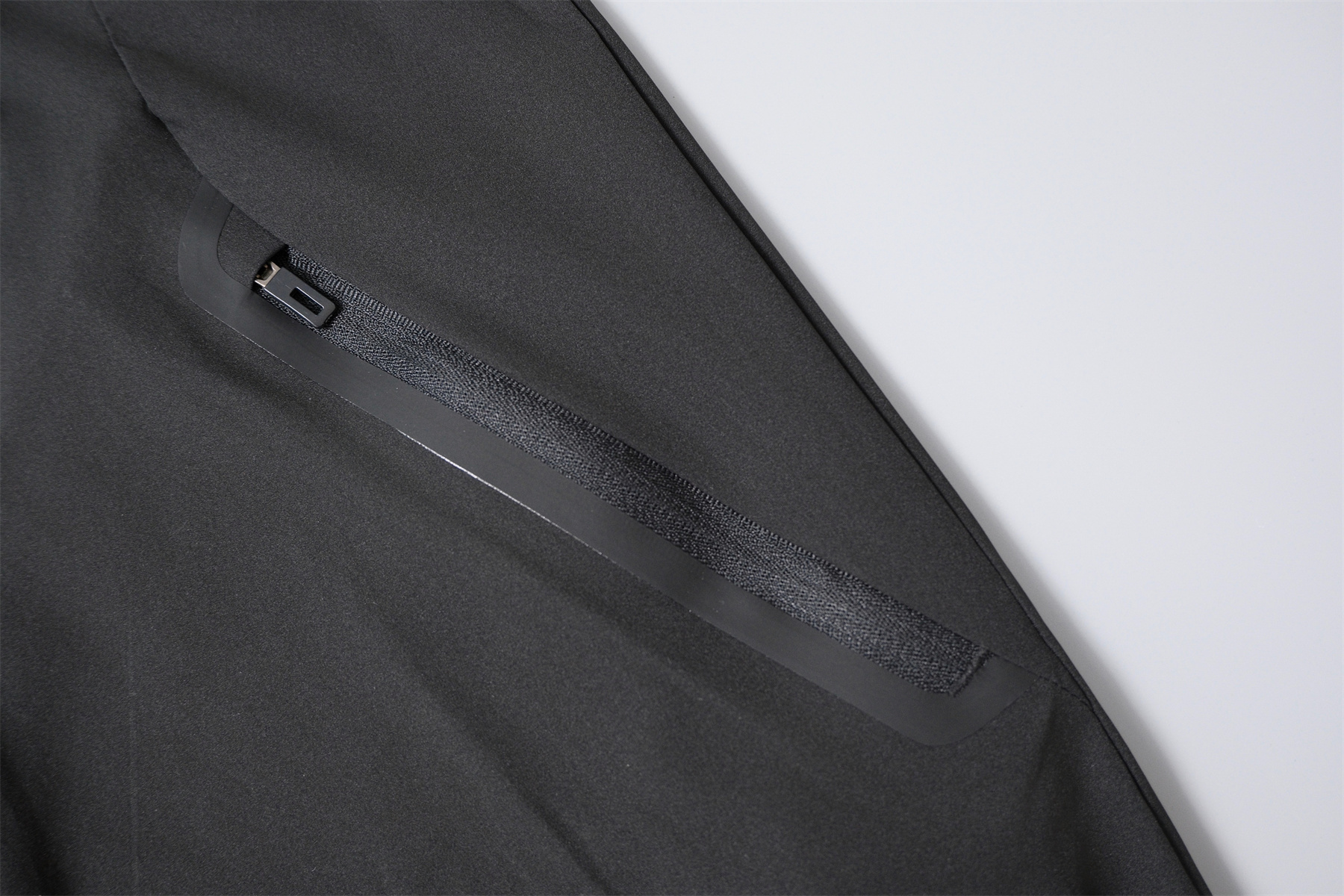 26/27 Arsenal Black Hooded Windbreaker