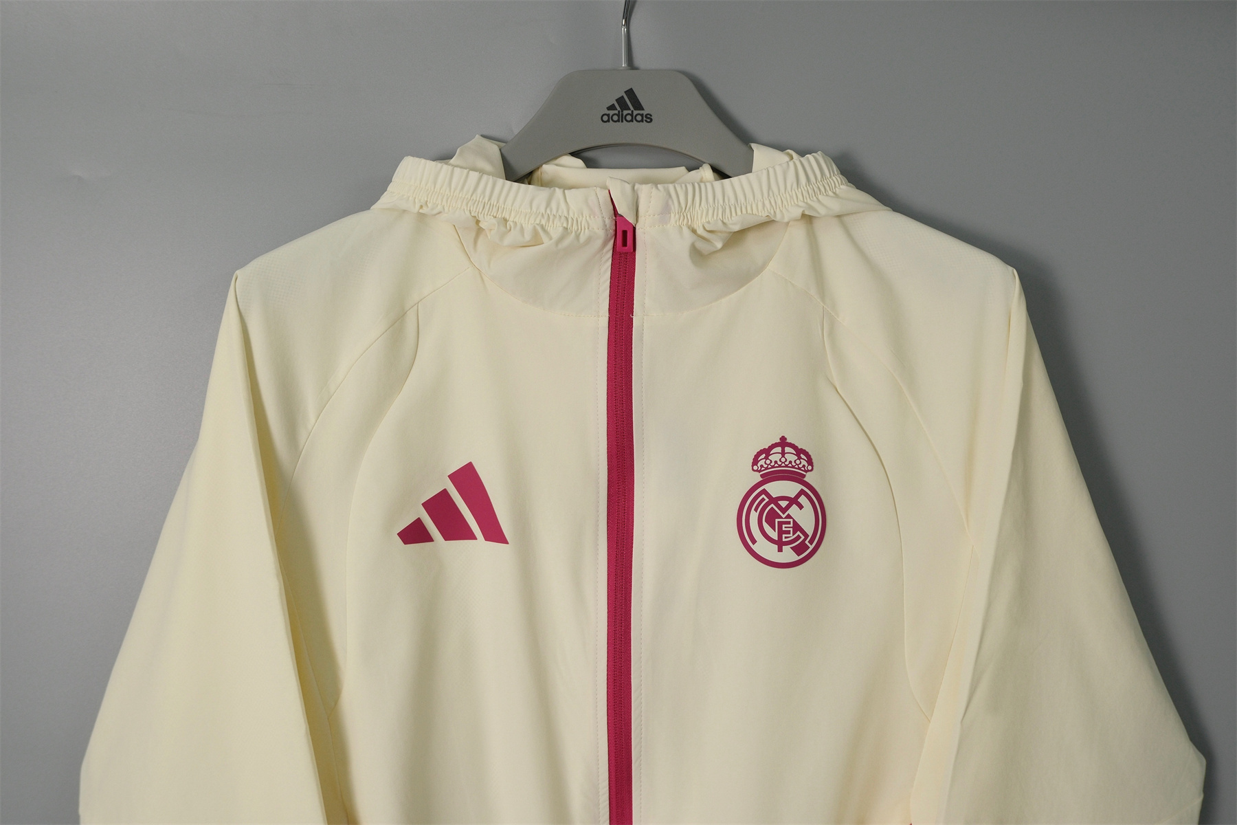 26/27 Real Madrid Beige Hooded Windbreaker