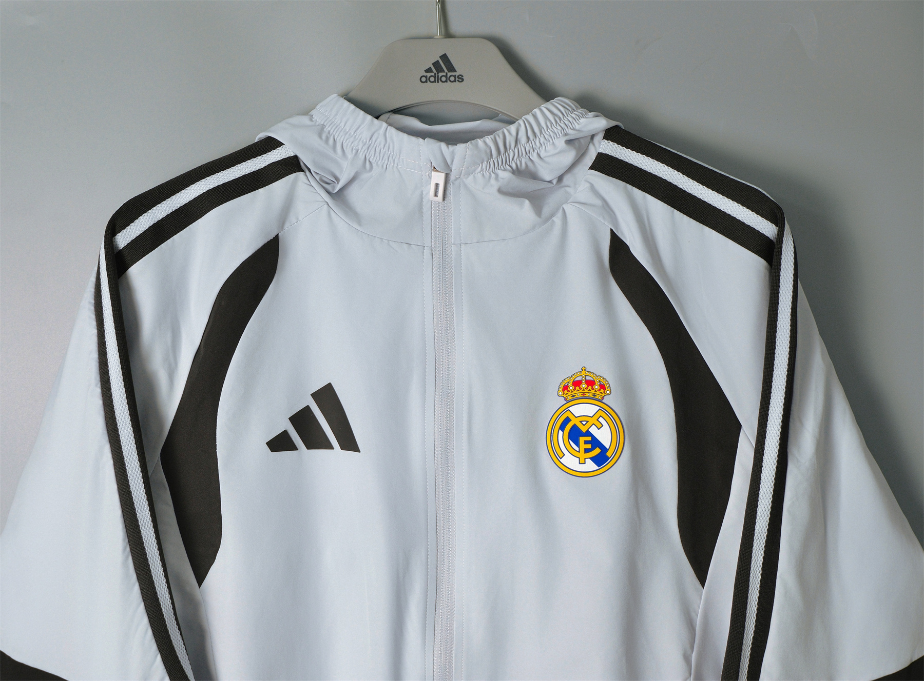26/27 Real Madrid Light Grey Hooded Windbreaker