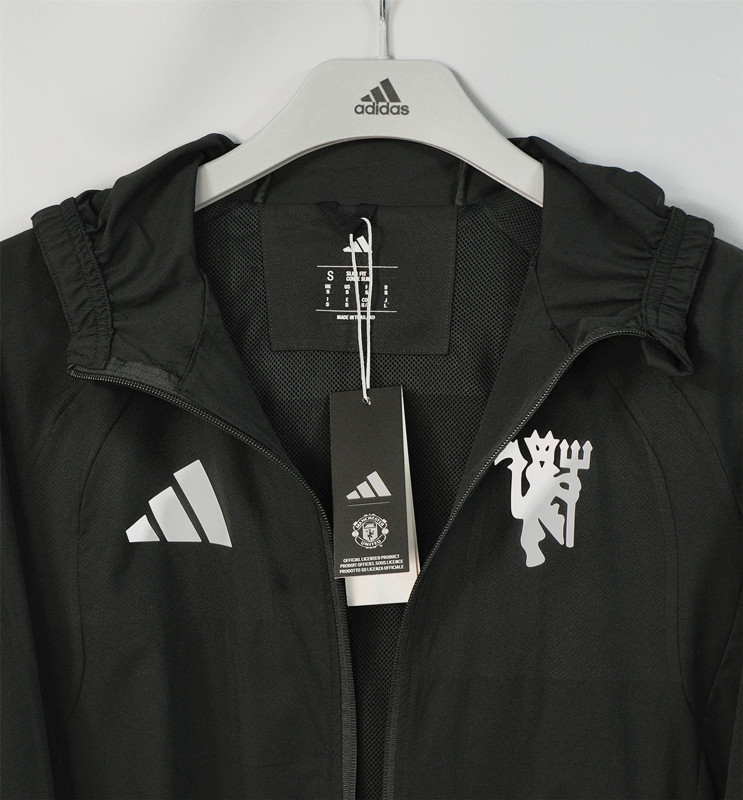 26/27 Manchester United Black Hooded Windbreaker