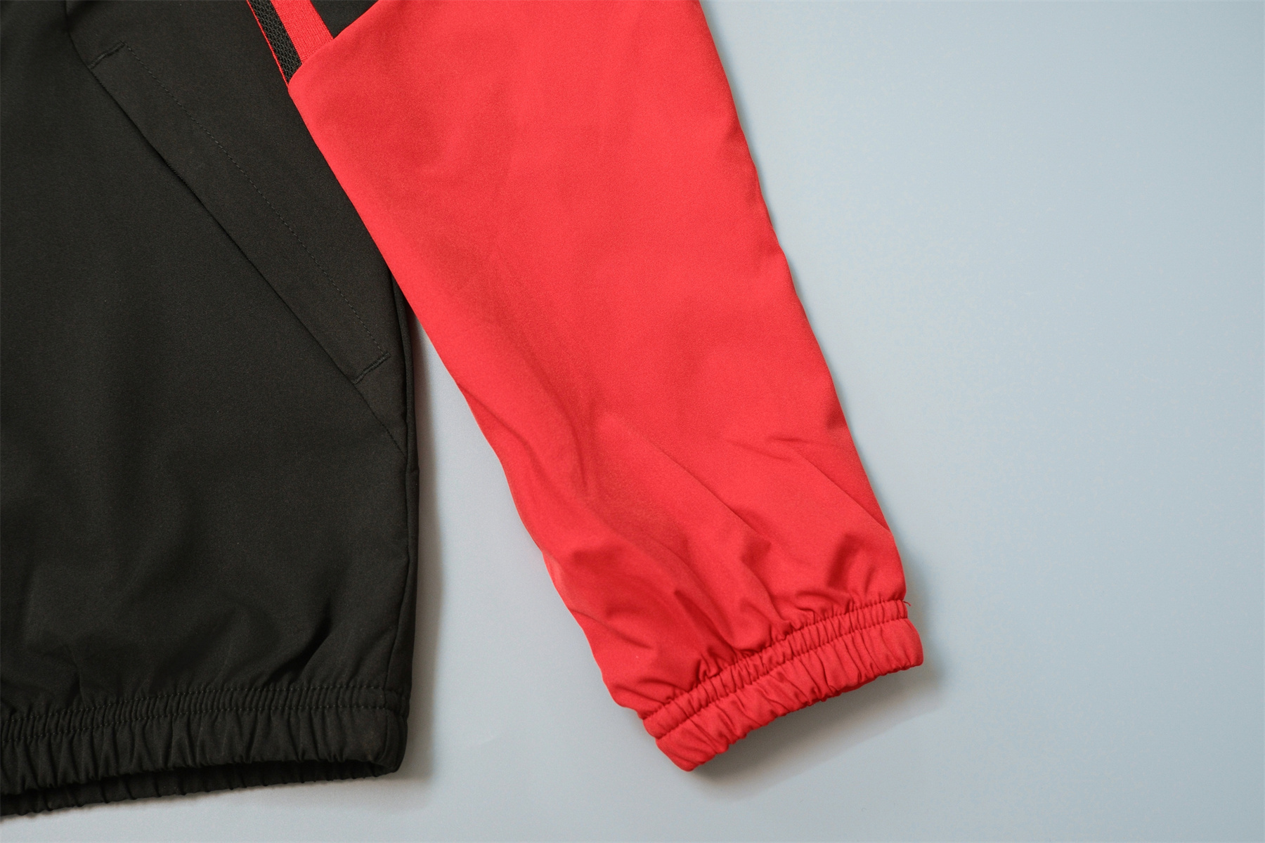 26/27 Arsenal Black Hooded Windbreaker