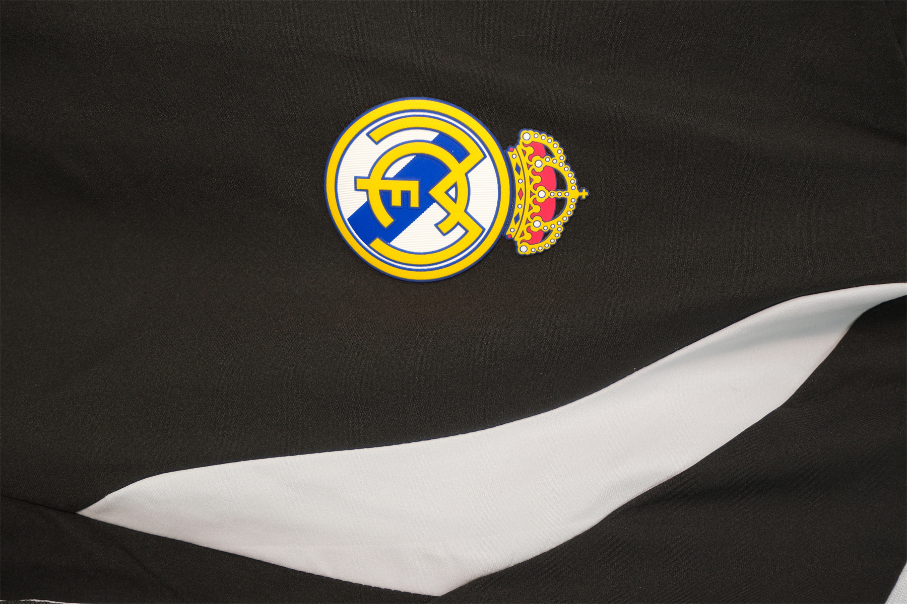 26/27 Real Madrid Black Hooded Windbreaker