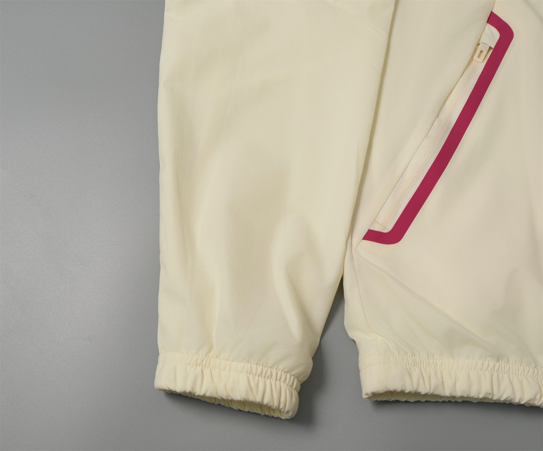 26/27 Adidas Beige Hooded Windbreaker