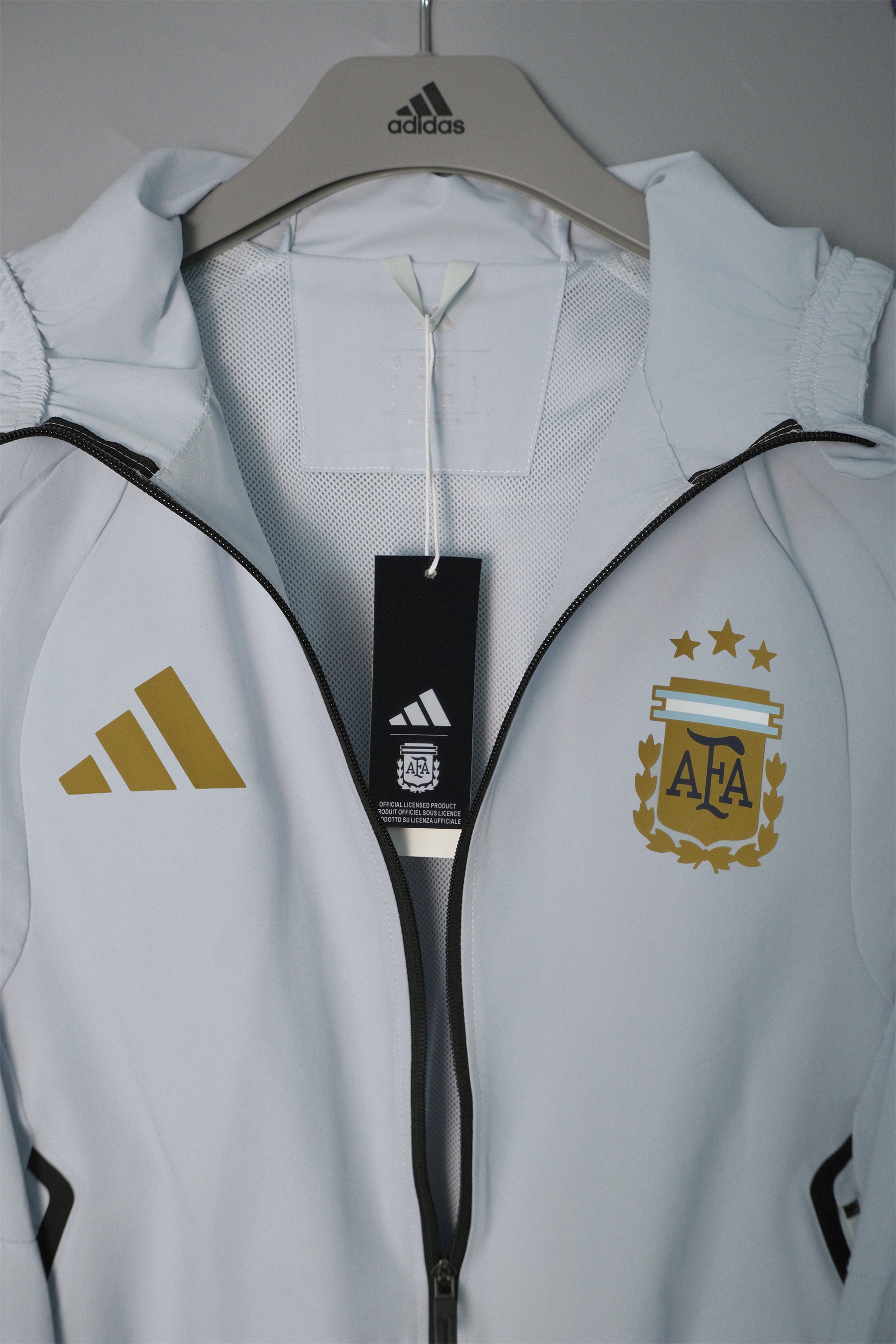 26/27 Argentina Light Grey Hooded Windbreaker