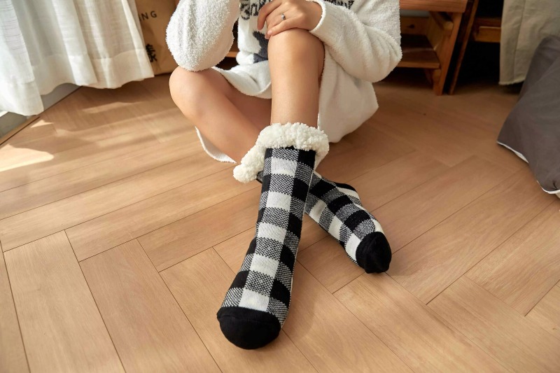 YFS-18 Slipper Socks with Grippers for Women Socks for Women Home Sleeping Winter Socks