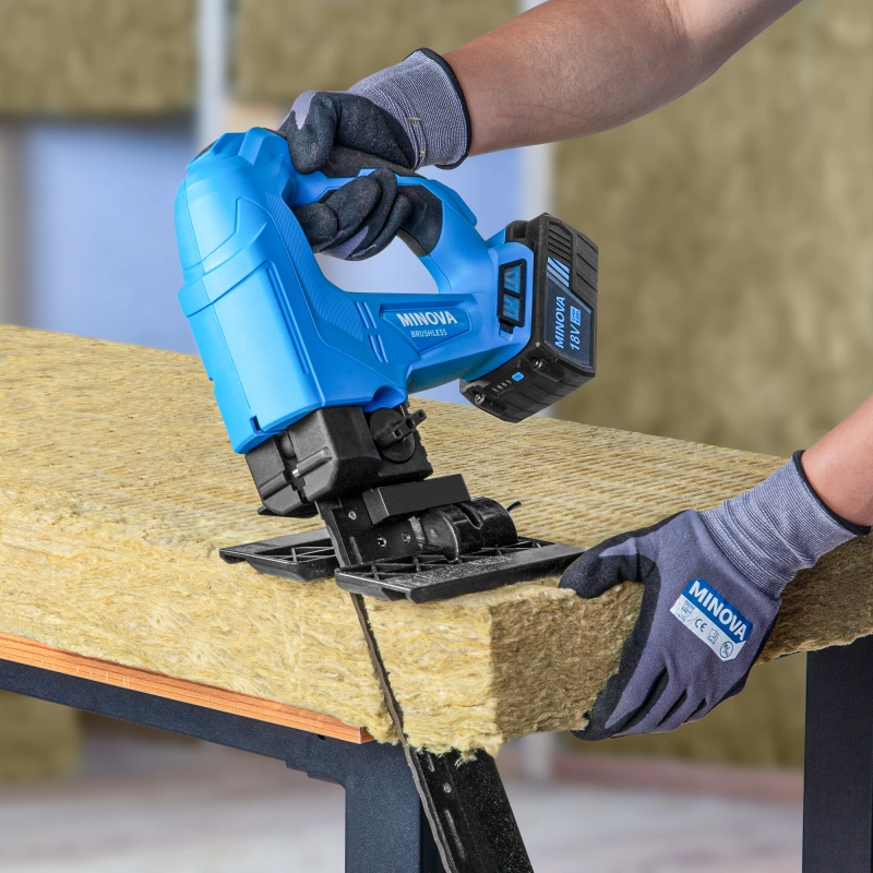 Brushless Insulating Saw, Cordless 18V 4Ah Insulation Saw, Air Cooling 2800 SPM Insulation Cutter for Mineral Wool, Foam Glass, Rock Wool, Wood fiber Boards, Recycled Cotton Boards
