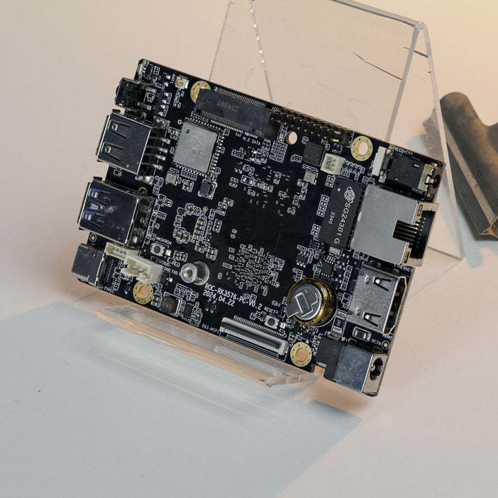 ROC-RK3576-PC Low-Power Large Model Mini Computer - AIOT Rockchip RK3576, 4K@120fps, Credit card size, The private deployment of large models Docker