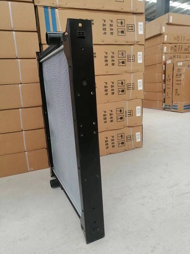 HOWO truck radiator WG9725530270/WG9725530231