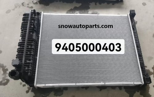 ベンツATEGO/AXOR/AXOR 2トラックラジエータ/ウォータータンクOEM：940500403