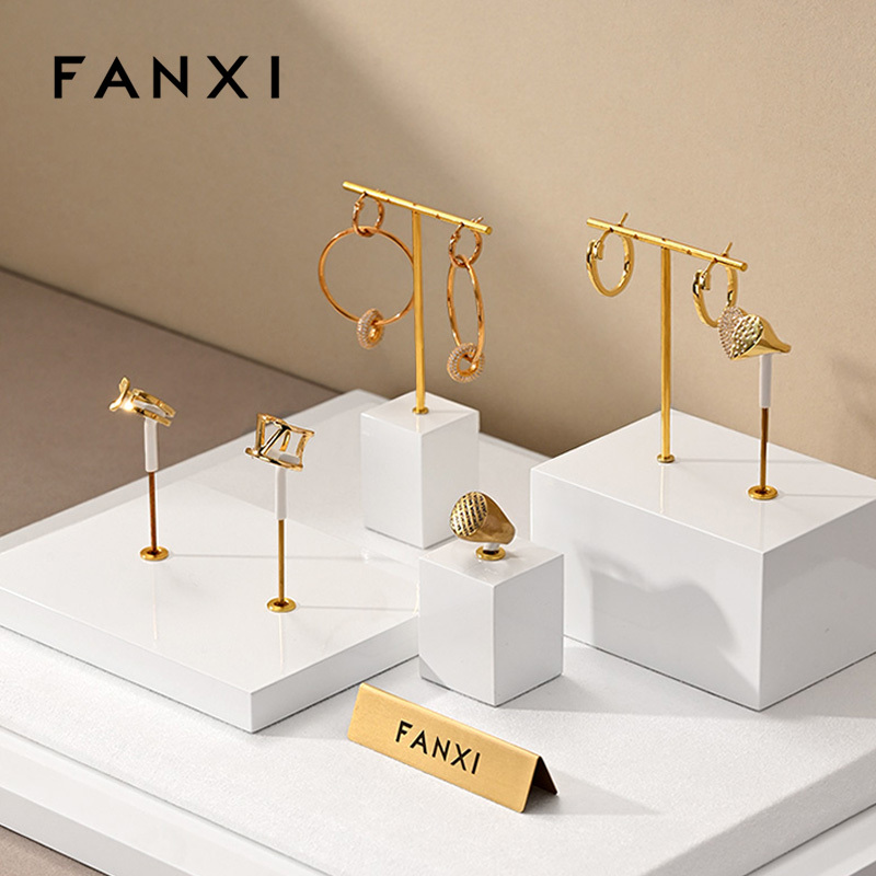 2023 TT140 New Arrival Beautiful Jewelry Display Set For Earring Rings Pendant Bangle Jewelry Window Display