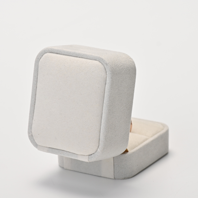 custom cream velvet jewelry box for ring