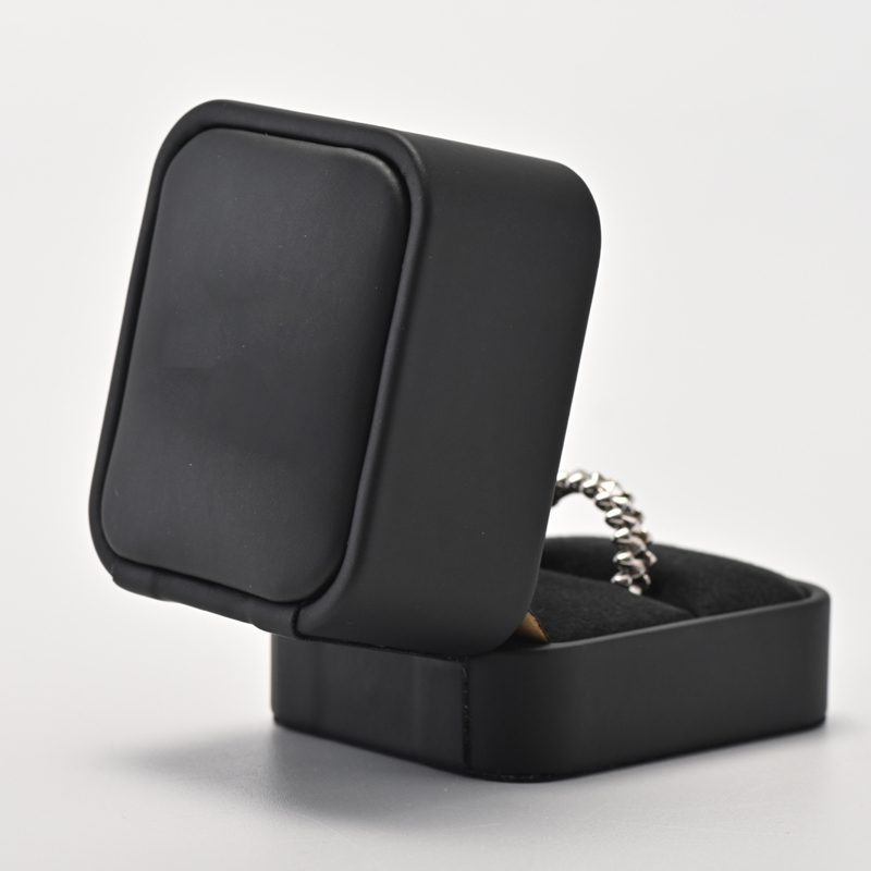 custom logo/colour black leather jewelry box with microfiber inside