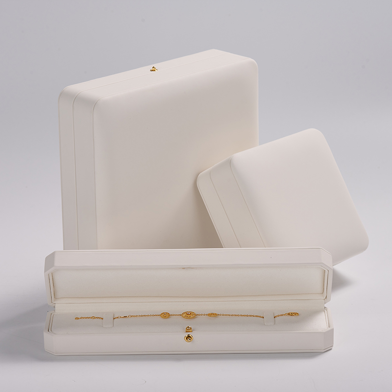 Custom logo/colour beige PU leather jewelry packing box