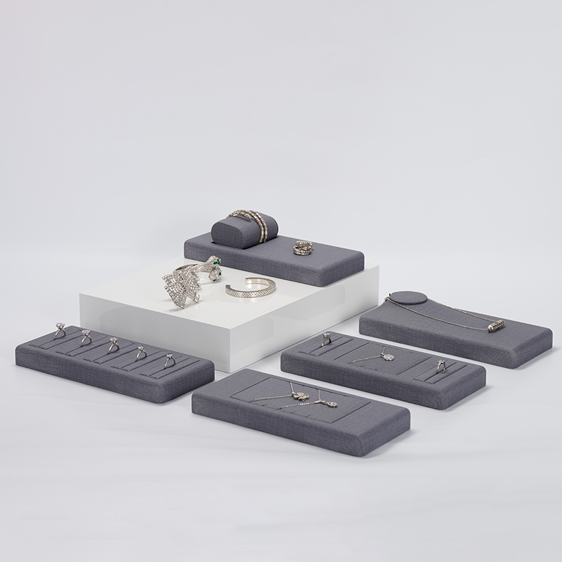 Custom color/design grey pu leather jewelry display set with patent