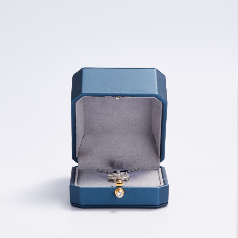 custom logo & colour PU leather jewelry box with microfiber inside