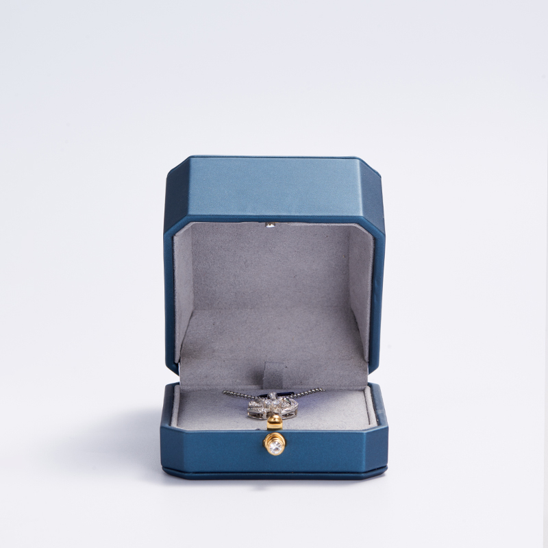 custom logo & colour PU leather jewelry box with microfiber inside