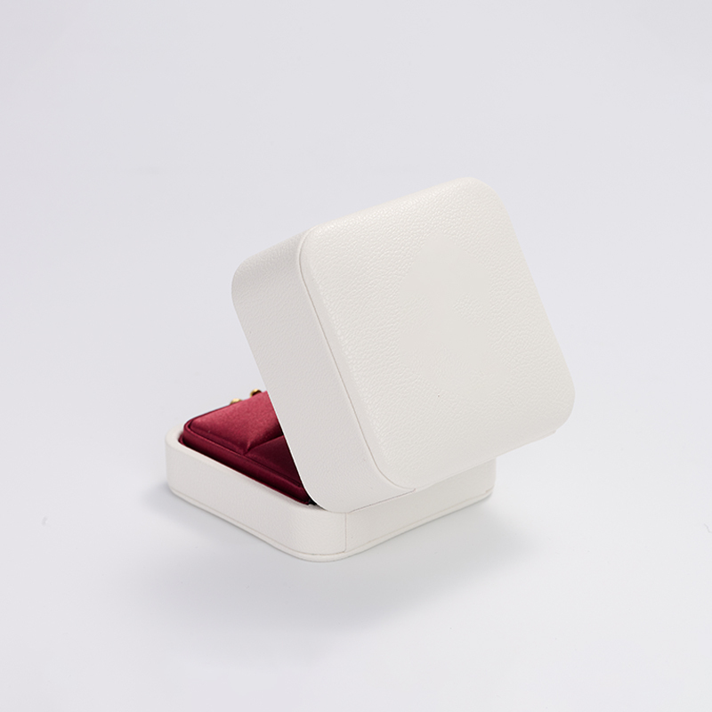 custom logo & colour leather jewelry packaging box with satin inside