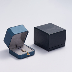 custom logo & colour PU leather jewelry box with microfiber inside