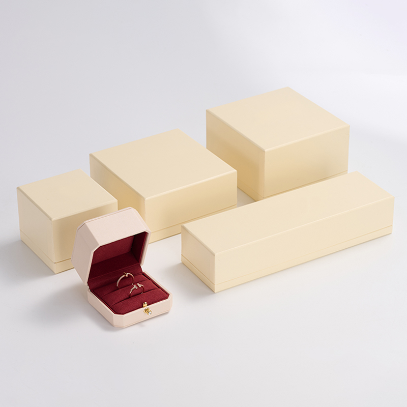 custom logo colour leather jewelry box with microfiber inside