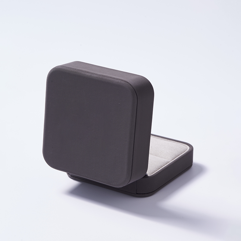 custom logo & colour PU leather jewelry box with microfiber inside