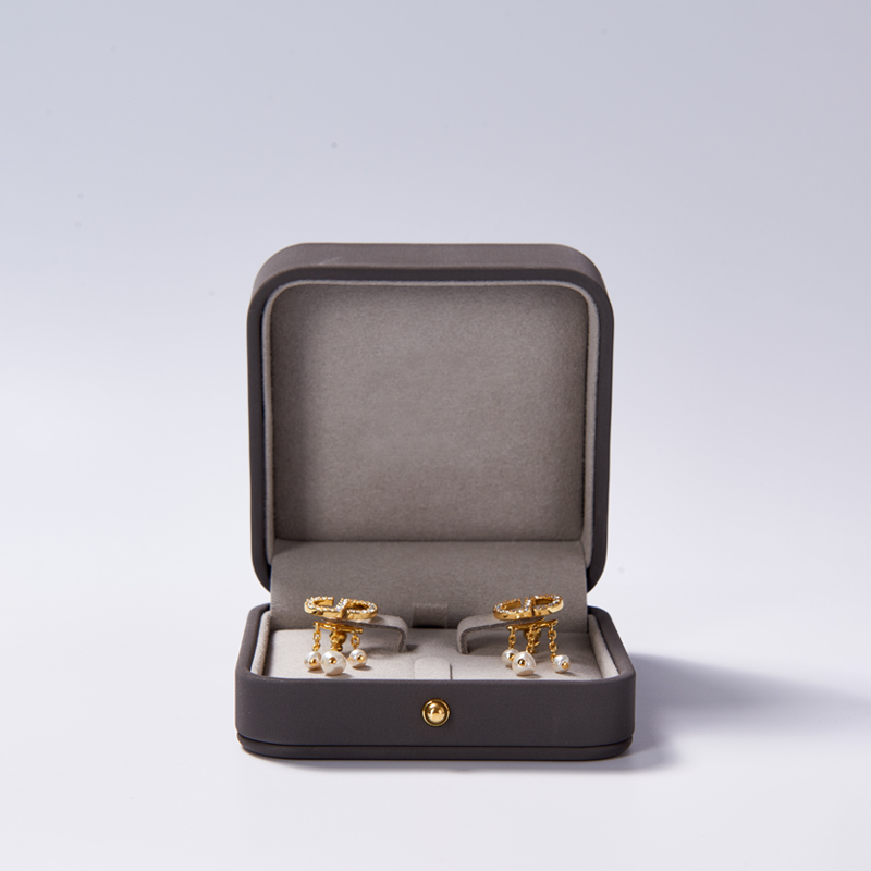custom logo & colour PU leather jewelry box with microfiber inside