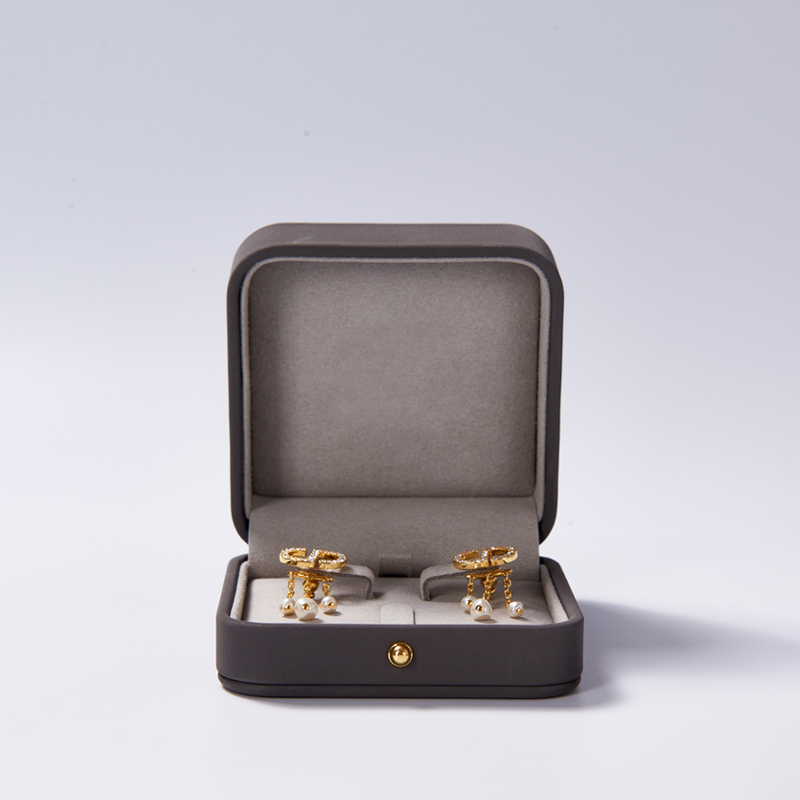 custom logo & colour PU leather jewelry box with microfiber inside