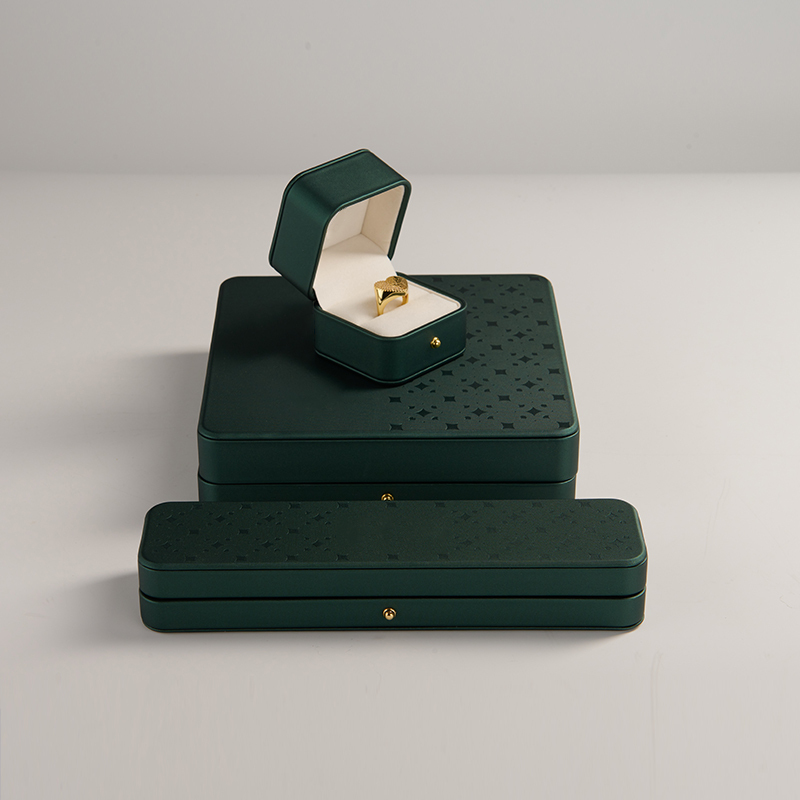 Accept custom pu leather jewelry box for ring long chain jewelry set box